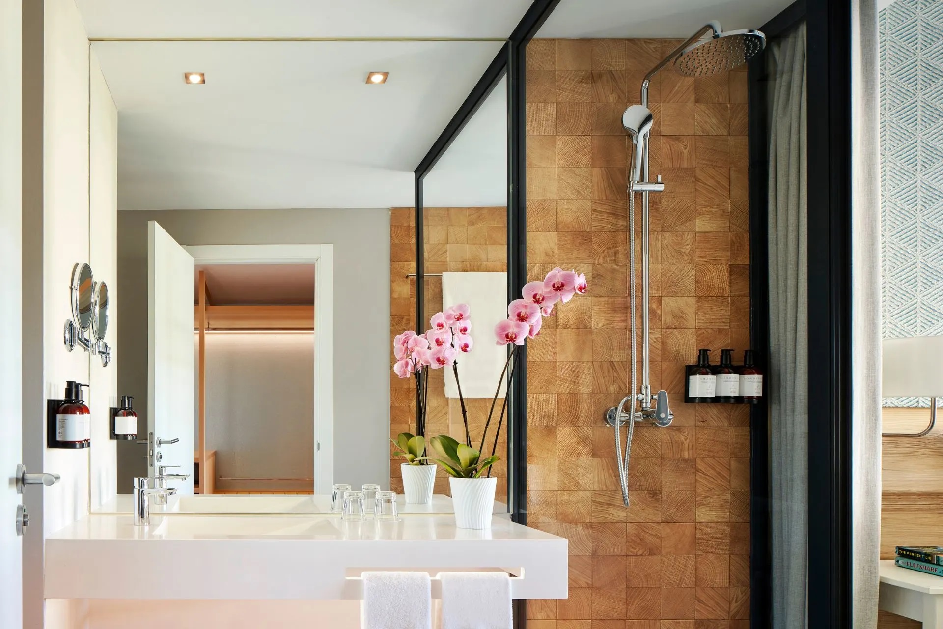 Tivoli alvor algarve resort guest room superior room bathroom
