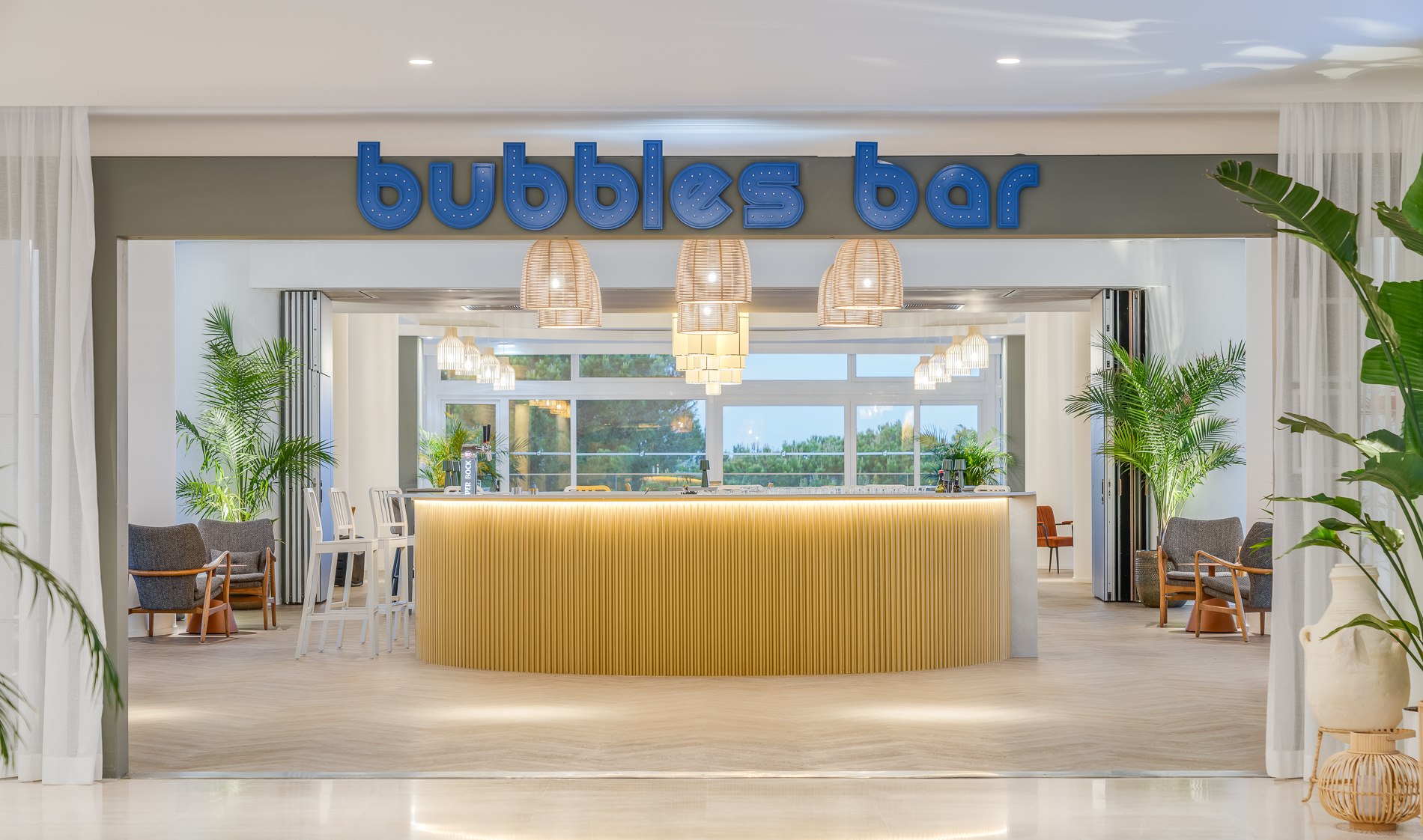 Pbab   bubbles bar 7
